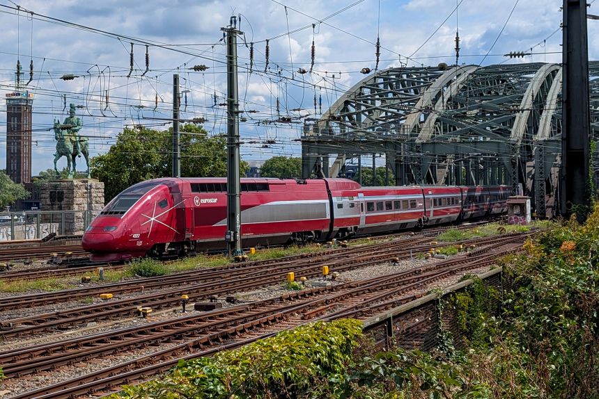 As Europe bakes, Eurostar orders trains that can cope with 55C heat