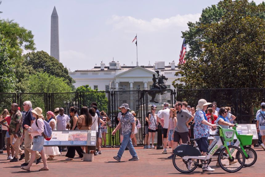Extreme heat wave in its final stretch and could fuel storms during July 4 celebrations