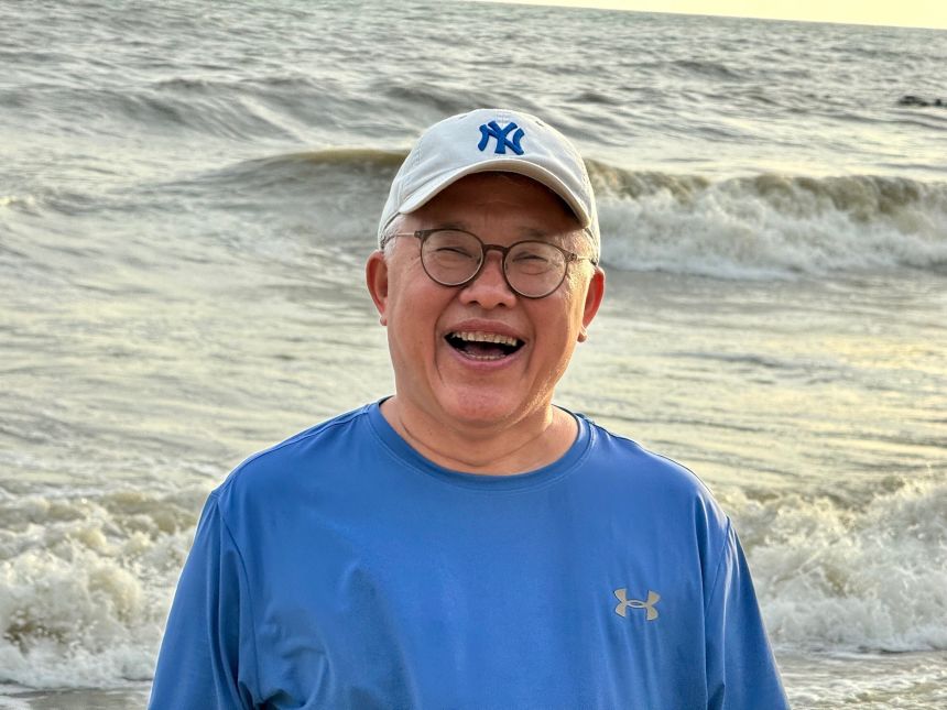 Founder of one of China’s biggest underground churches freed, reunites with family in US