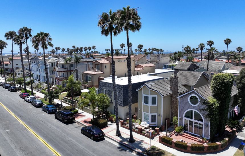 Climbing mortgage rates, brain health, celebrity ‘sex pass’: Catch up on the day’s stories